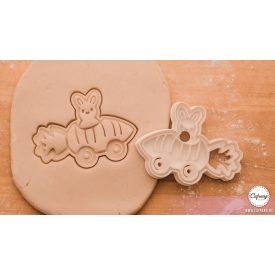 Nyuszi répa autóval